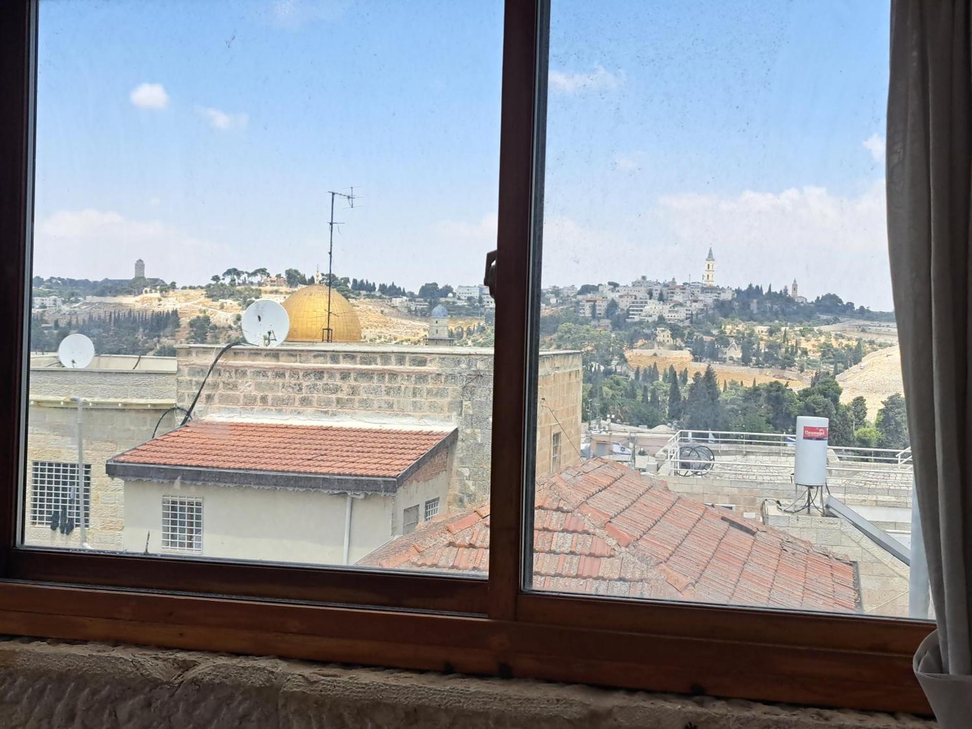 Into Jerusalem Heart Eksteriør bilde