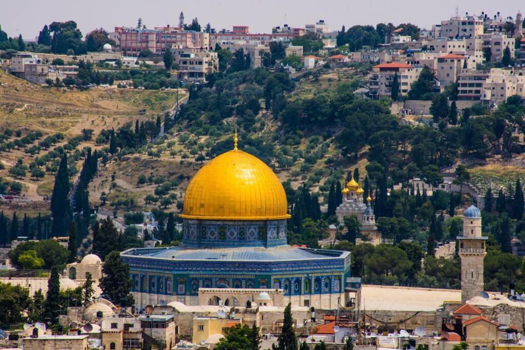 Into Jerusalem Heart Eksteriør bilde